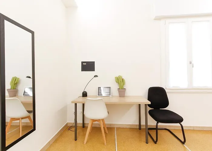 Large With Balcony - 2 Bedrooms 公寓 *