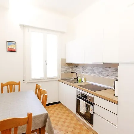 Large With Balcony - 2 Bedrooms Lejlighed Bologna